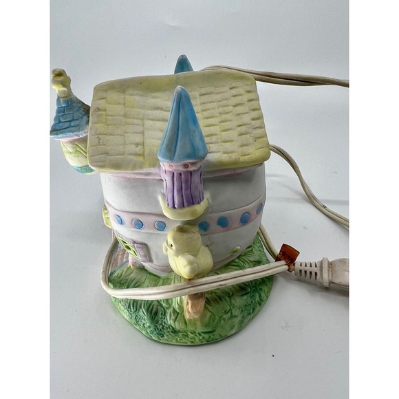 1992 Beachwood Ltd. Hand Painted Porcelain Easter Lighted House 28816 Church - Picture 5 of 9